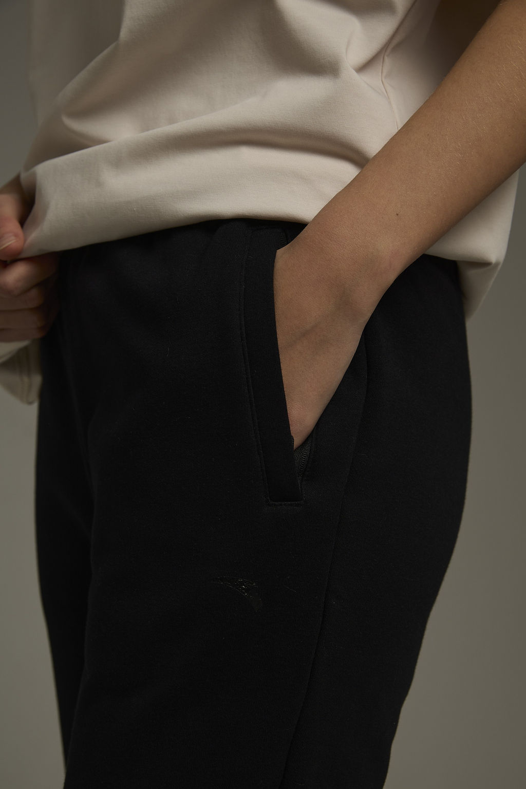 Брюки трикотажные утепленные Черный - Anta фото 4