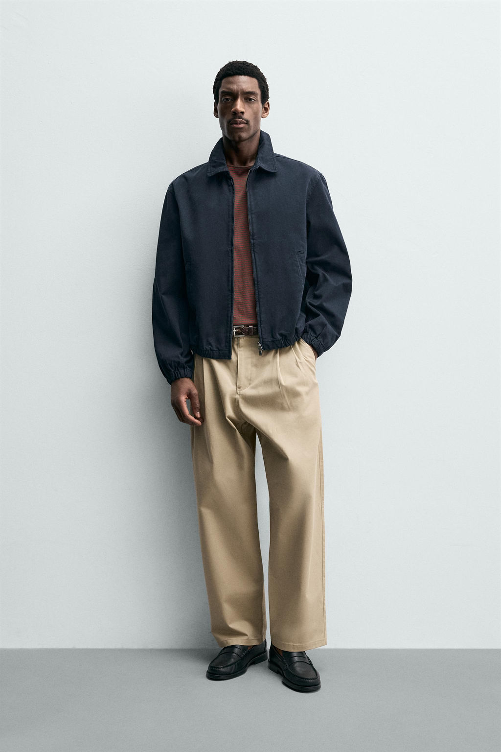 CAZADORA REGULAR FIT ALGOD?N LAVADO / Marino