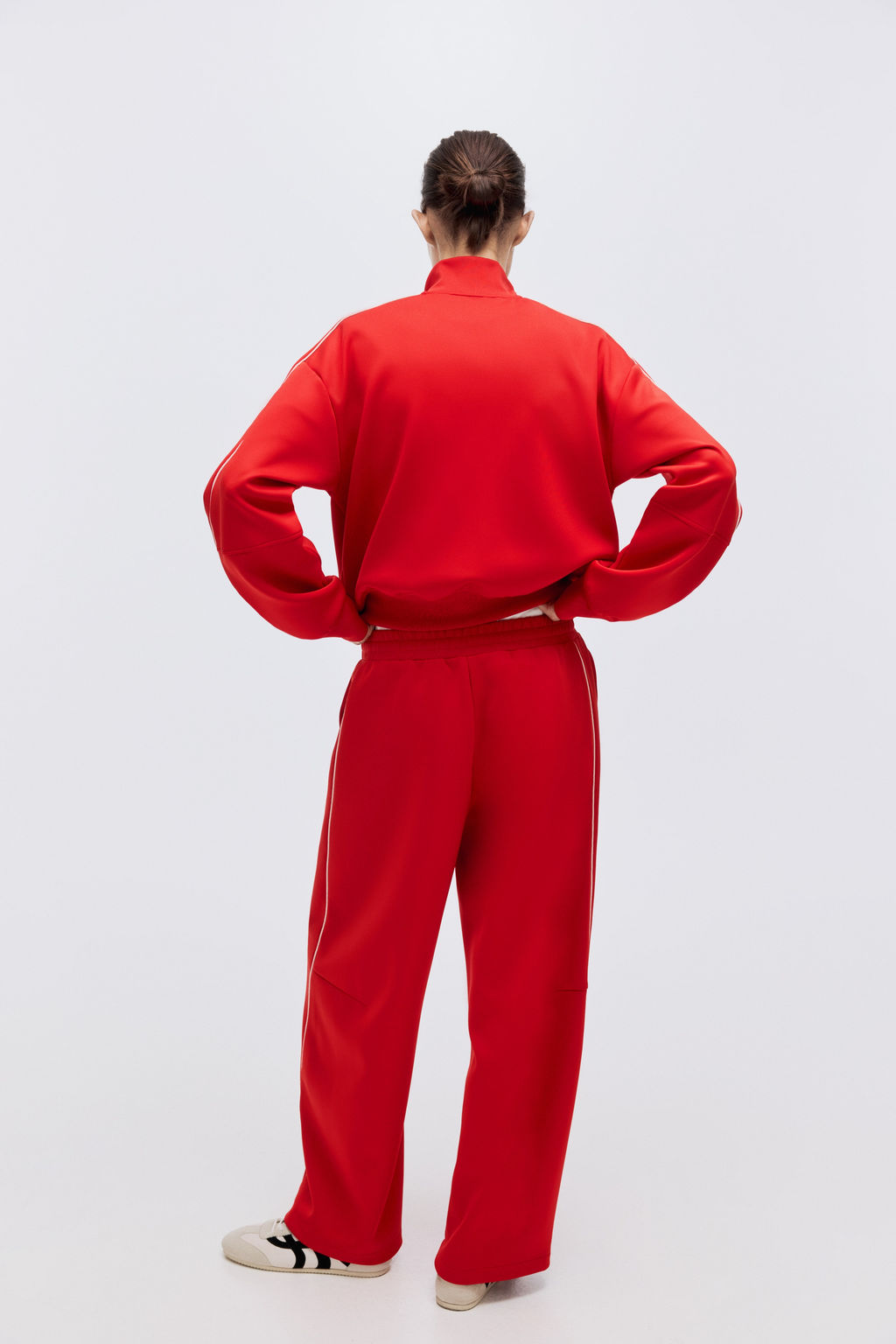 Pantal?n de ch?ndal efecto neopreno - H&m фото 3