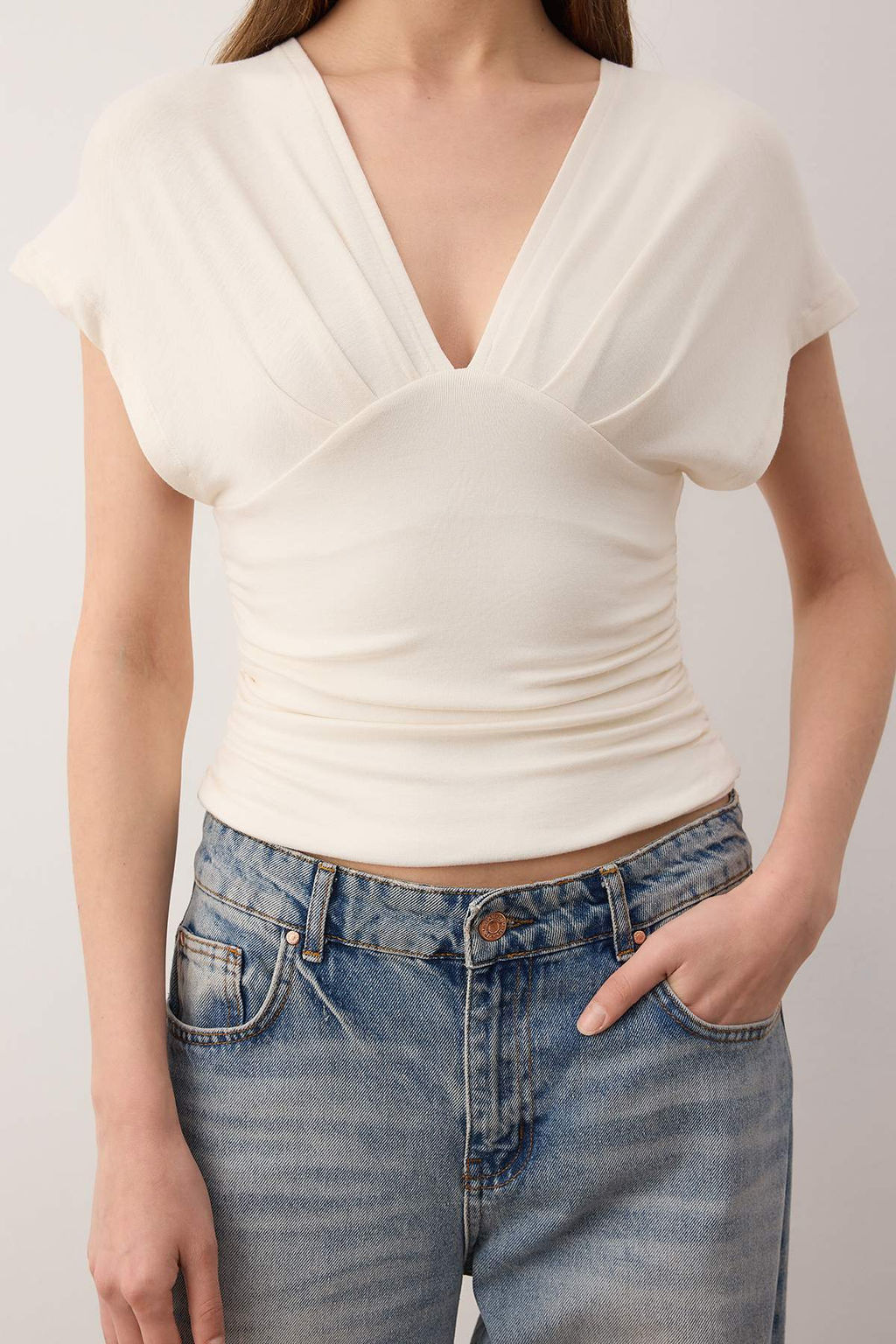 Ekru Fitted/Vucuda Oturan Buzgu/Drape Detayl? Orme Bluz TWOSS25BZ00605