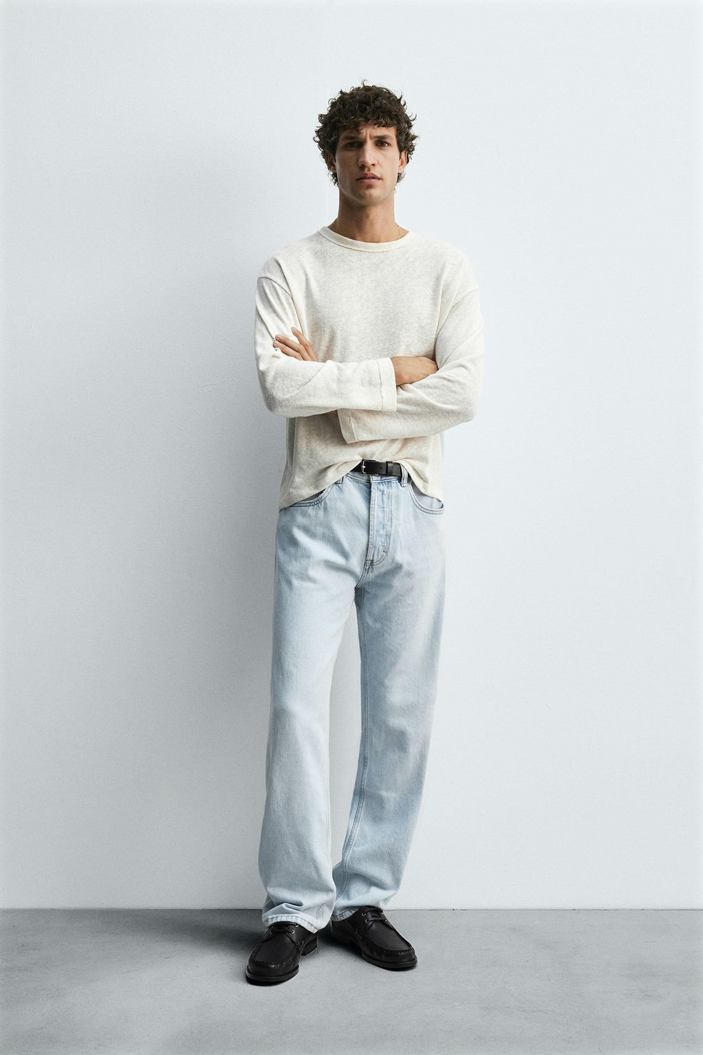 STRAIGHT FIT JEANS