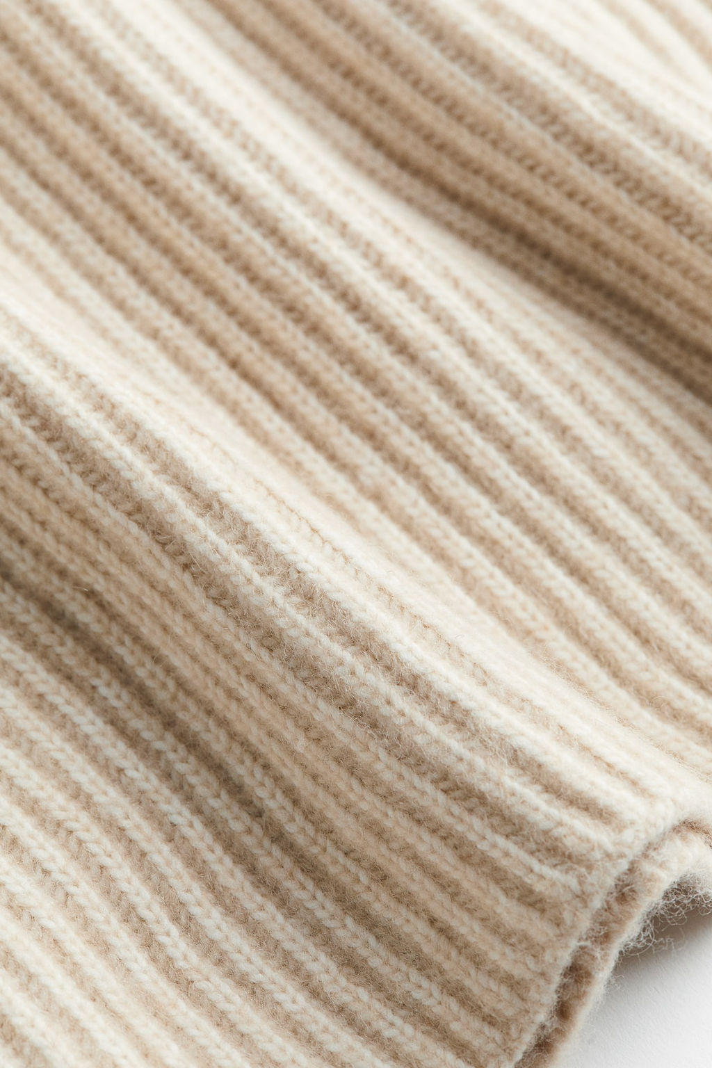 Jersey de canale con cuello perkins - H&m фото 2