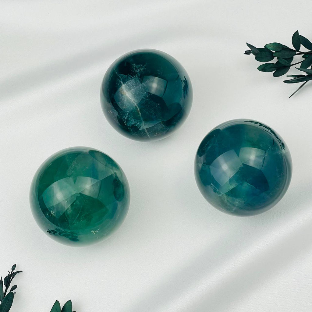 Шар из Флюорита