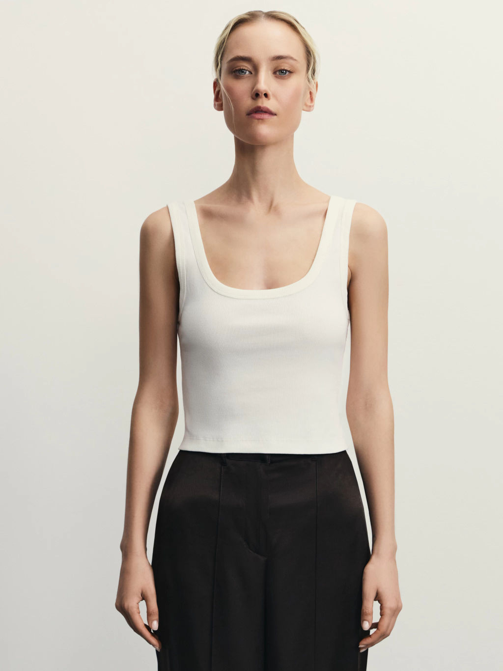 Укороченный топ в рубчик / Zarina  фото 3