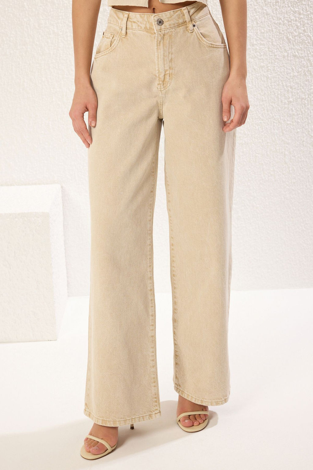 TRENDYOLMILLA Tas Dusuk Bel Wide Leg Jeans TWOSS25JE00166