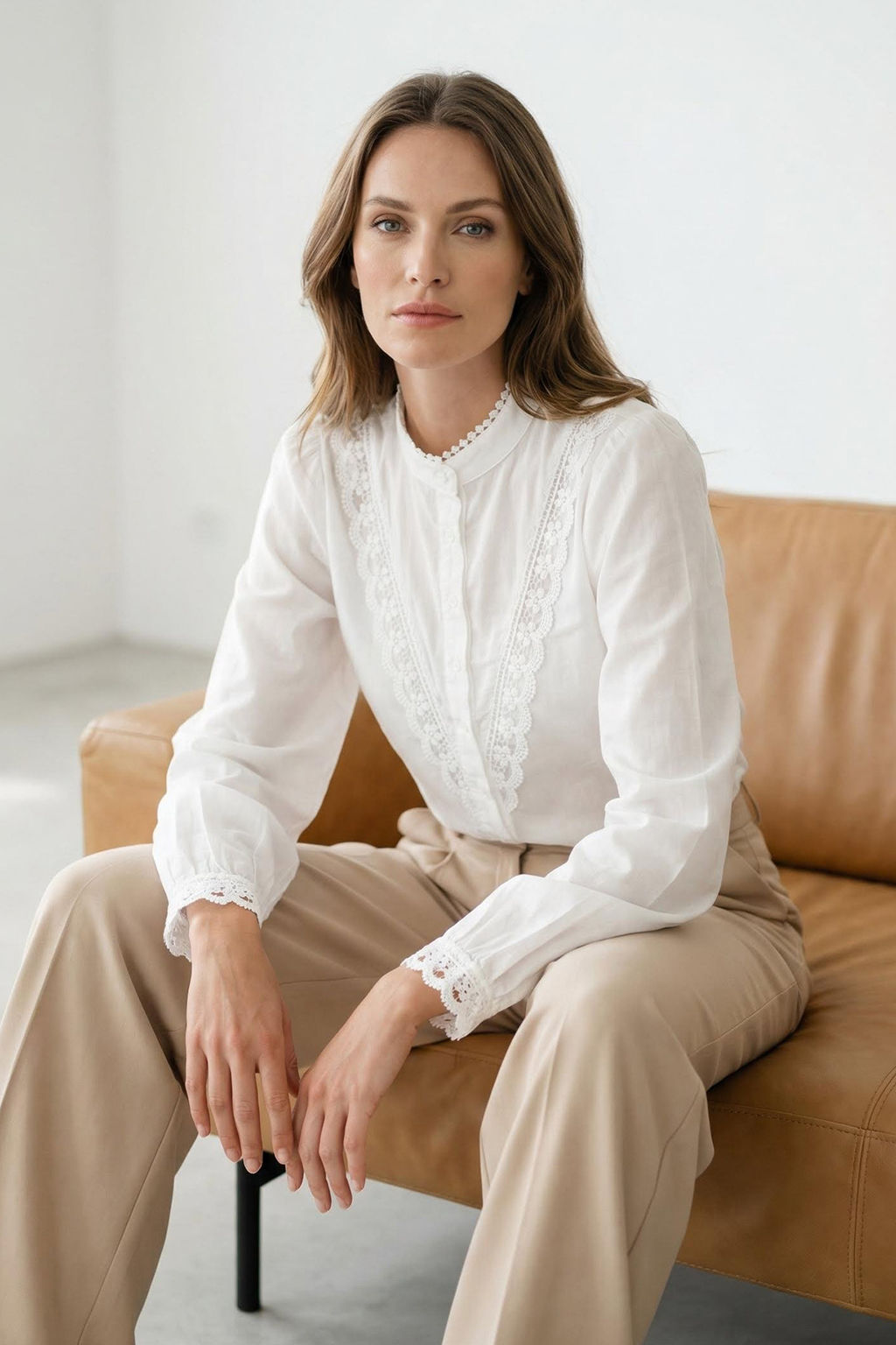 Beyaz Boho Dantel Detayl? Pamuklu Oversize Dokuma Gomlek TWOAW21GO0077