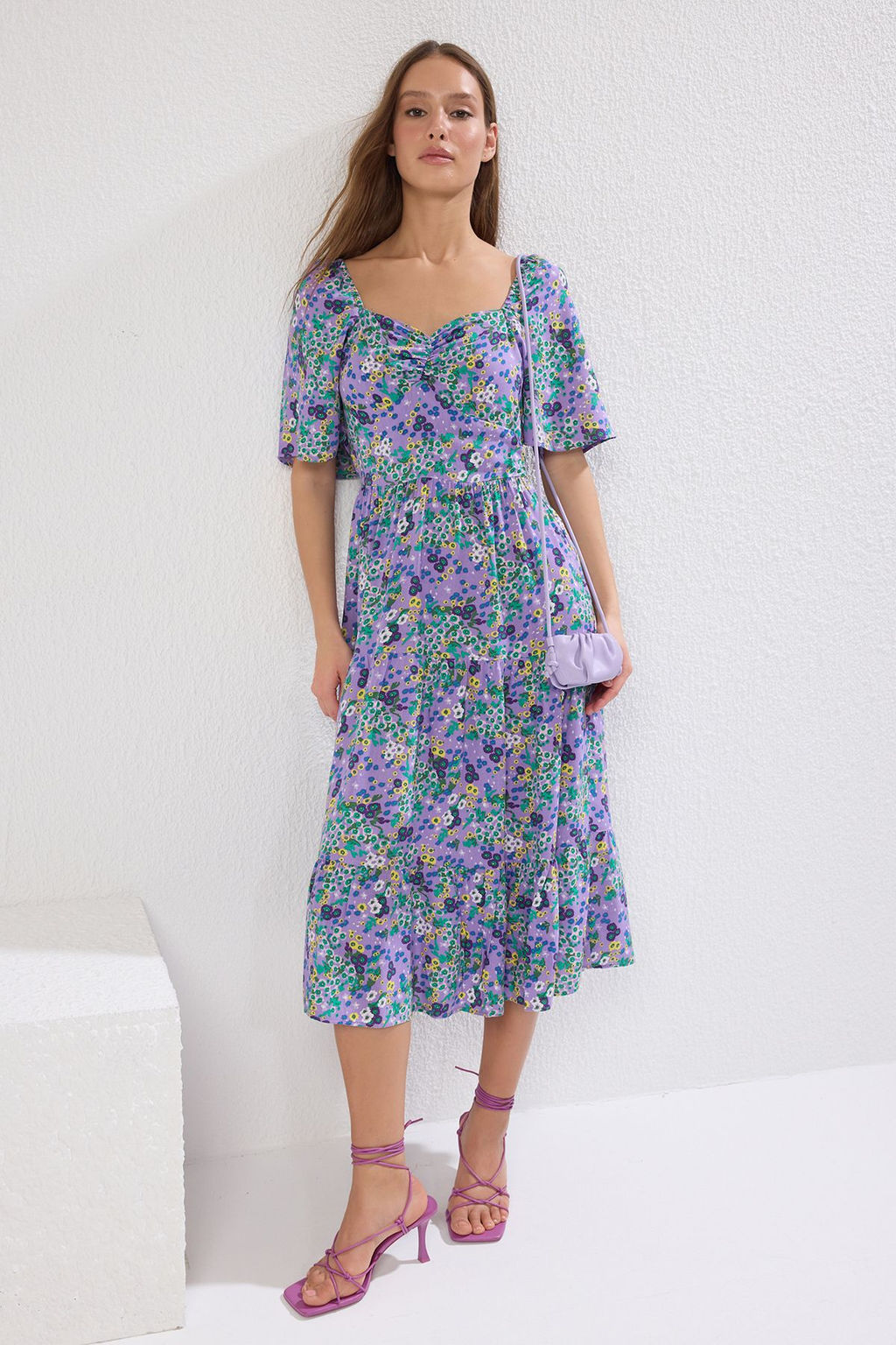 TRENDYOLMILLA Mor A Kesim Balon Kollu Cicek Desenli Midi Dokuma Elbise TWOSS20EL2323  фото 2