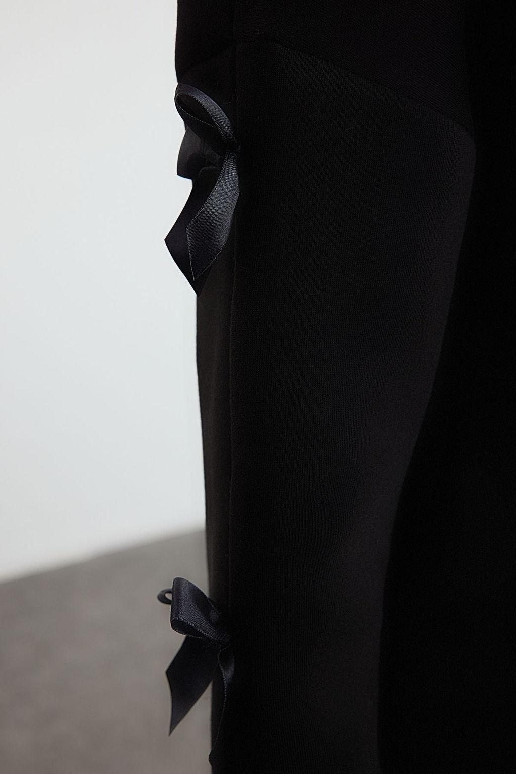 TRENDYOLMILLA Antrasit Fiyonk Detayl? Oversize/Genis Kal?p Kal?n Ici Polarl? Orme Sweatshirt TWOAW25SW00249  фото 4