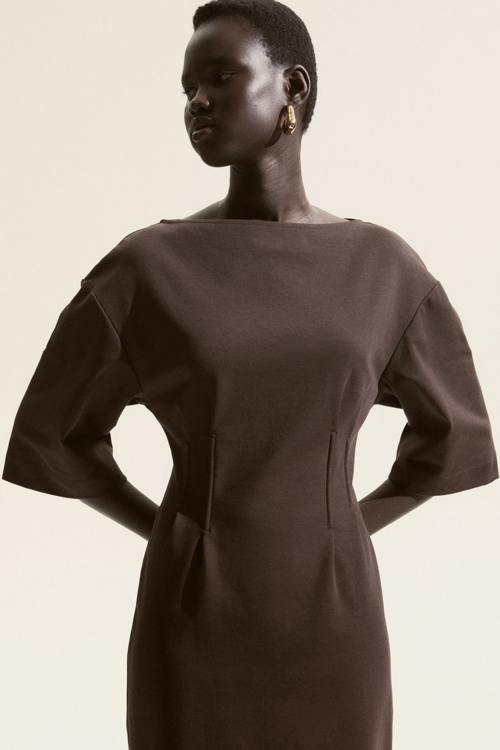 Vestido camiseta entallado - H&m фото 4