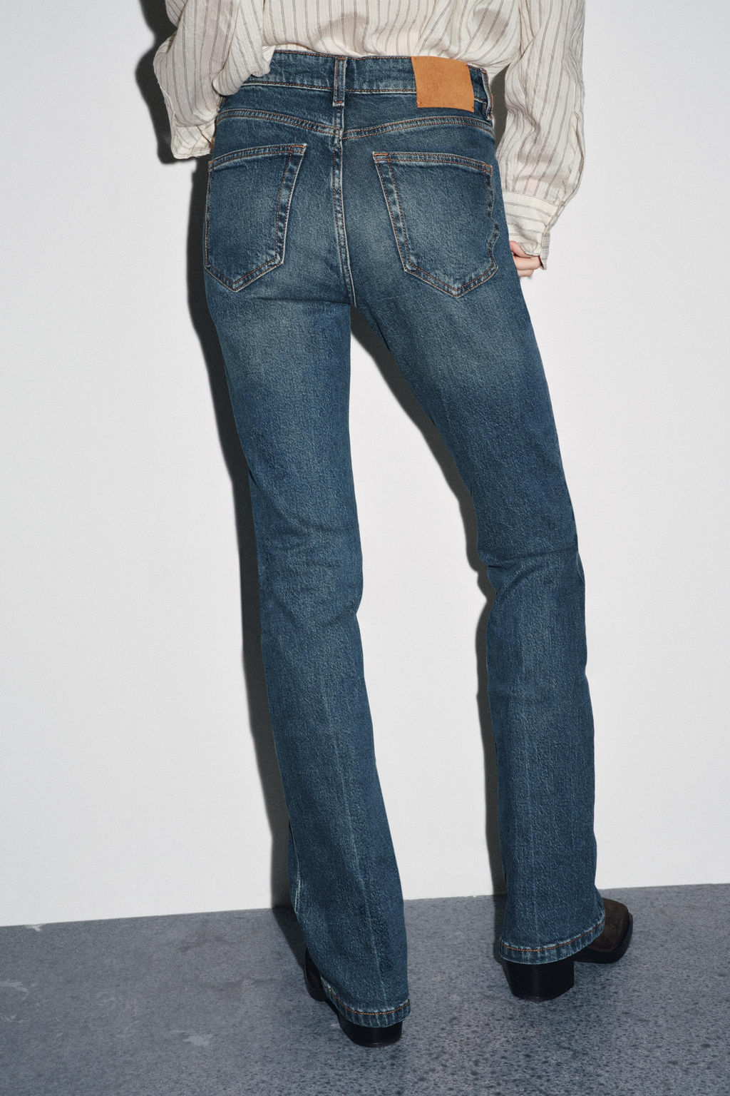 ZW COLLECTION BOOTCUT HIGH-WAIST JEANS - Zara фото 6