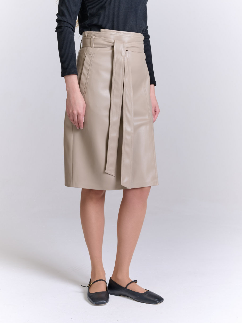 Юбка из экокожи