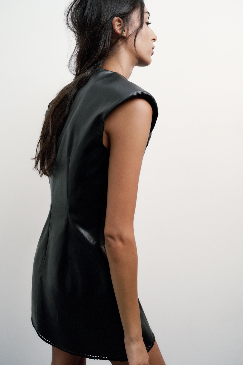 FAUX LEATHER MINI DRESS - Zara фото 6