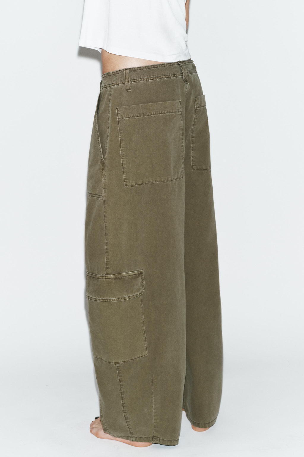 PANTAL?N OVERSIZE CARGO / Khaki oscuro - Zara фото 4