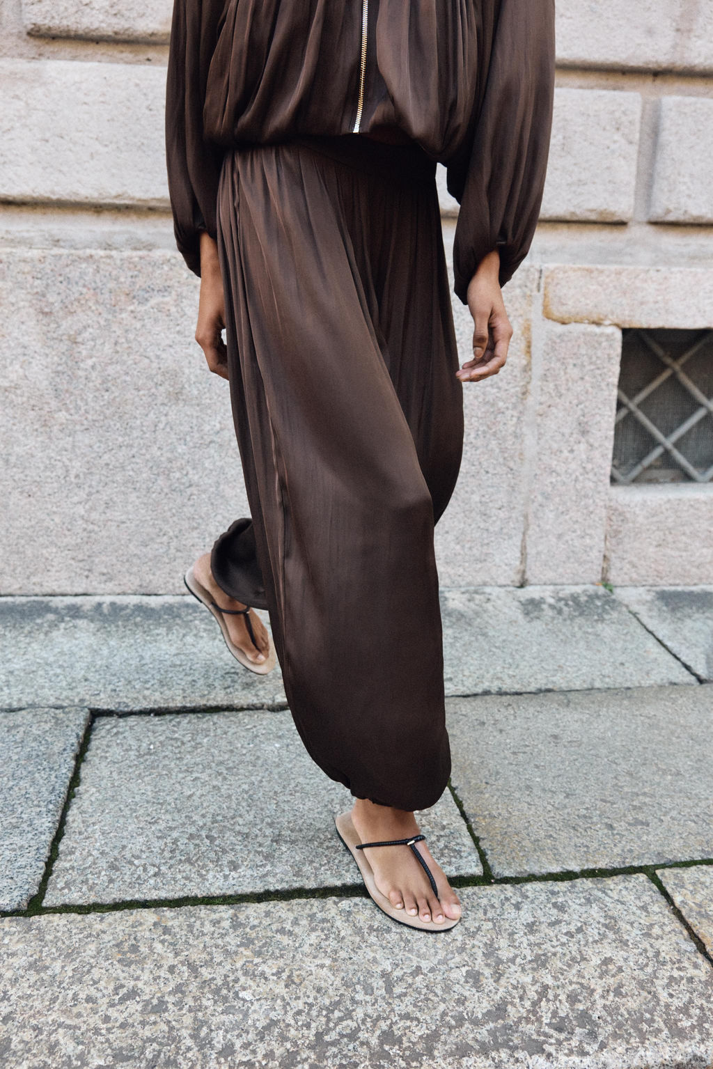 PANTAL?N BOMBACHO SATINADO / Marr?n - Zara фото 2