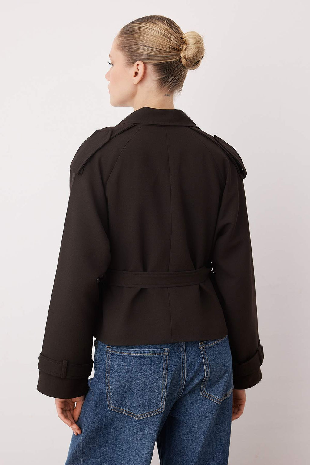 Koyu Kahverengi Premium Dokuma Crop Blazer Ceket TWOSS24BC00010