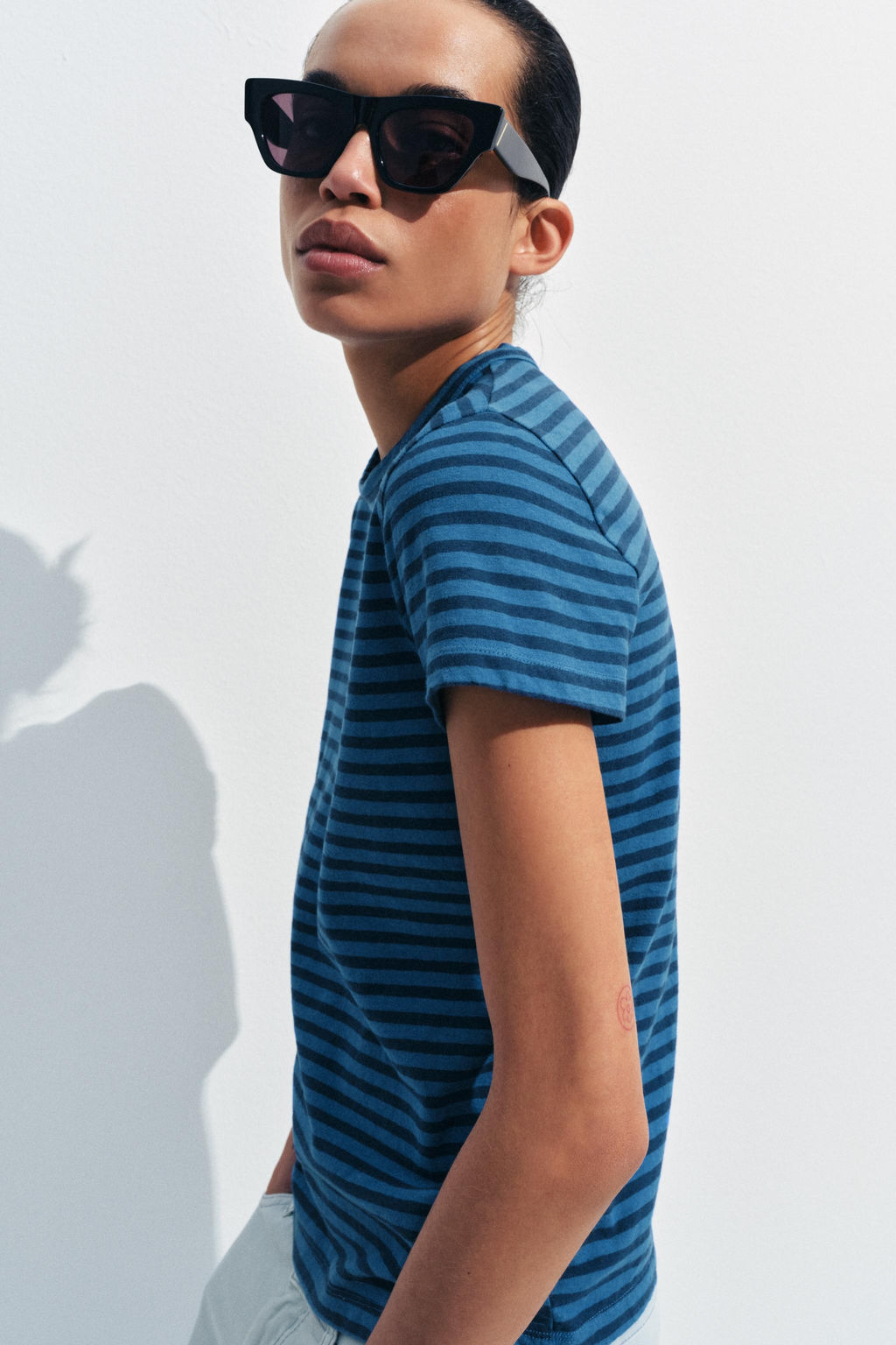 CAMISETA RAYAS ALGOD?N Y LINO / Azul / ?ndigo