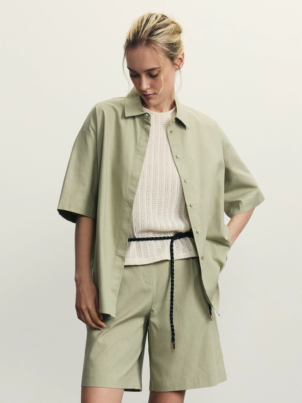 Шорты-бермуды с защипами / Zarina  фото 2