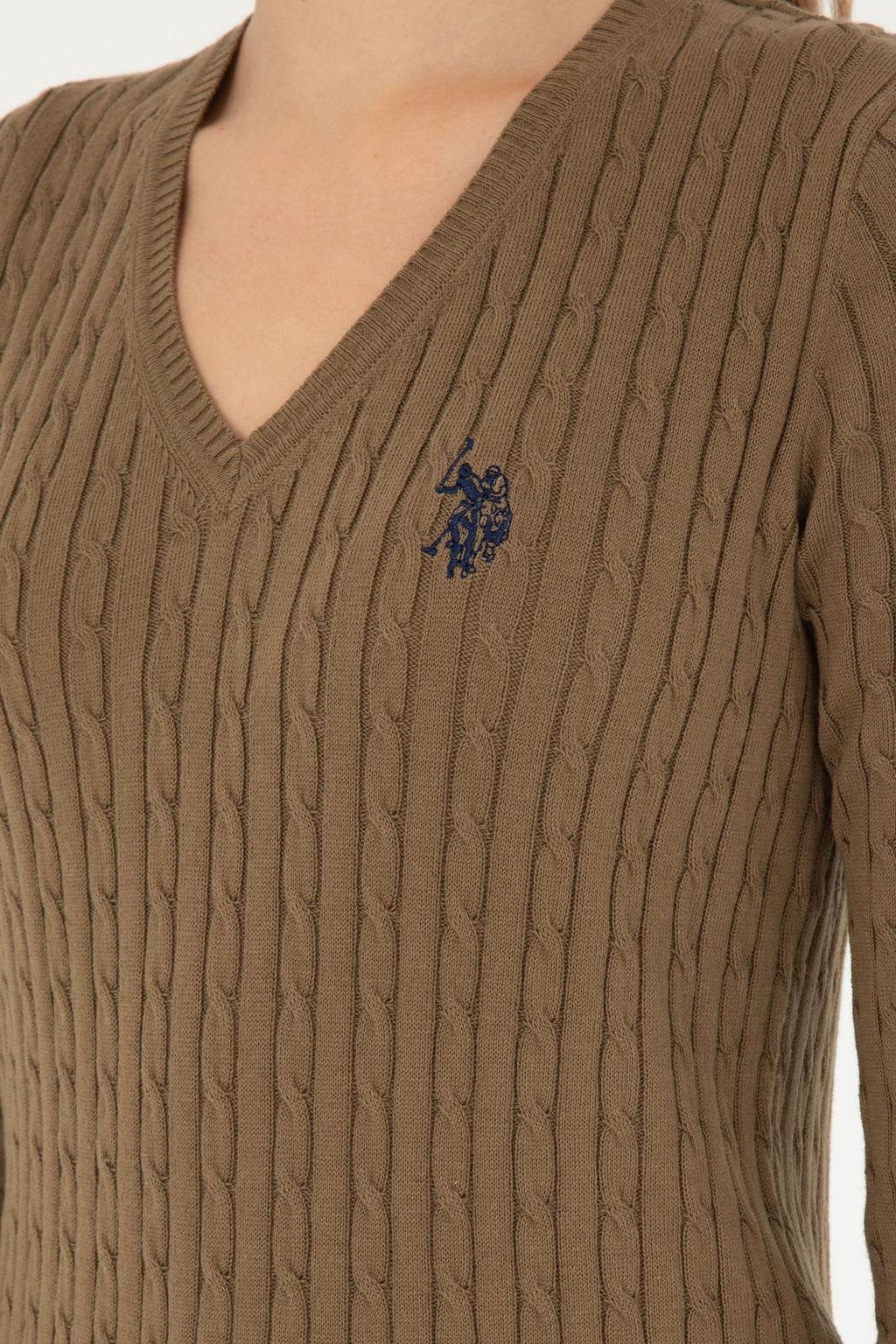 Женский базовый свитер темно-хаки с v-образным вырезом Неожиданная скидка в корзине - U.s. polo assn фото 7