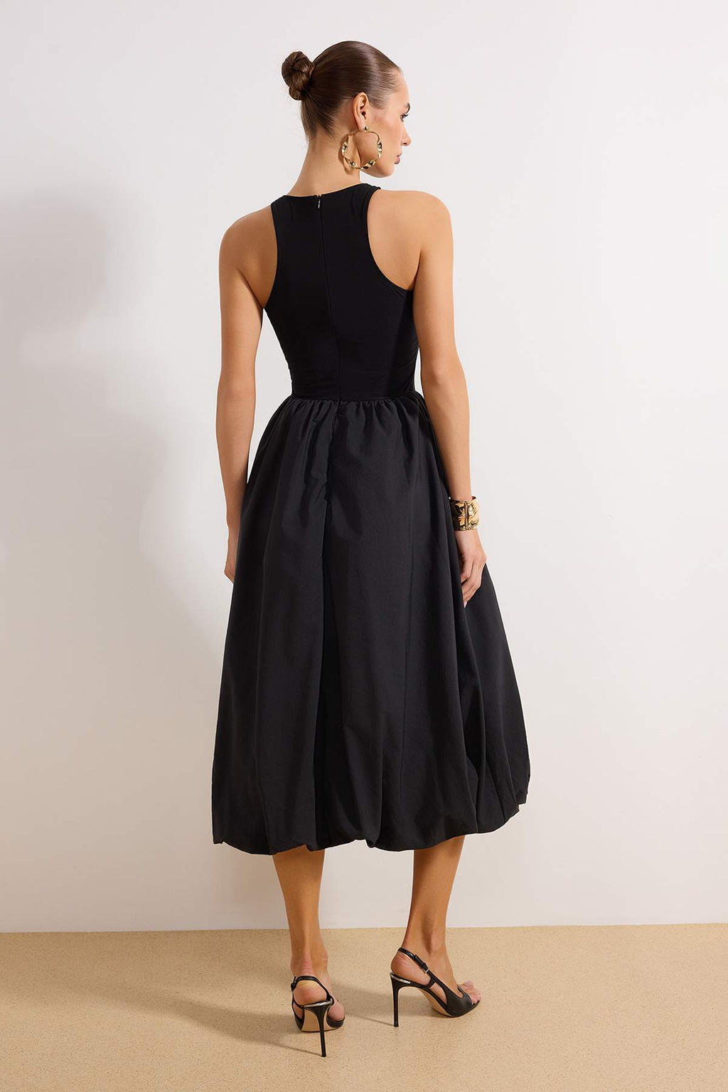 TRENDYOLMILLA Limited Edition Siyah Ust Beden Orme Etek K?sm? Balon Detayl? Poplin Elbise TPRAW25EL00016  фото 9