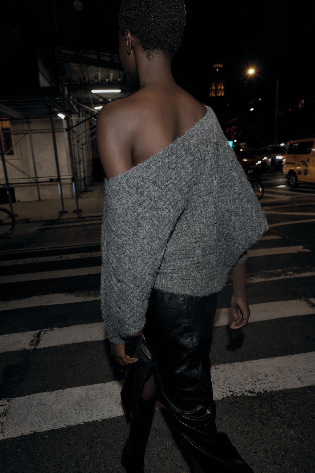 ASYMMETRIC TEXTURED KNIT JUMPER - Zara фото 3