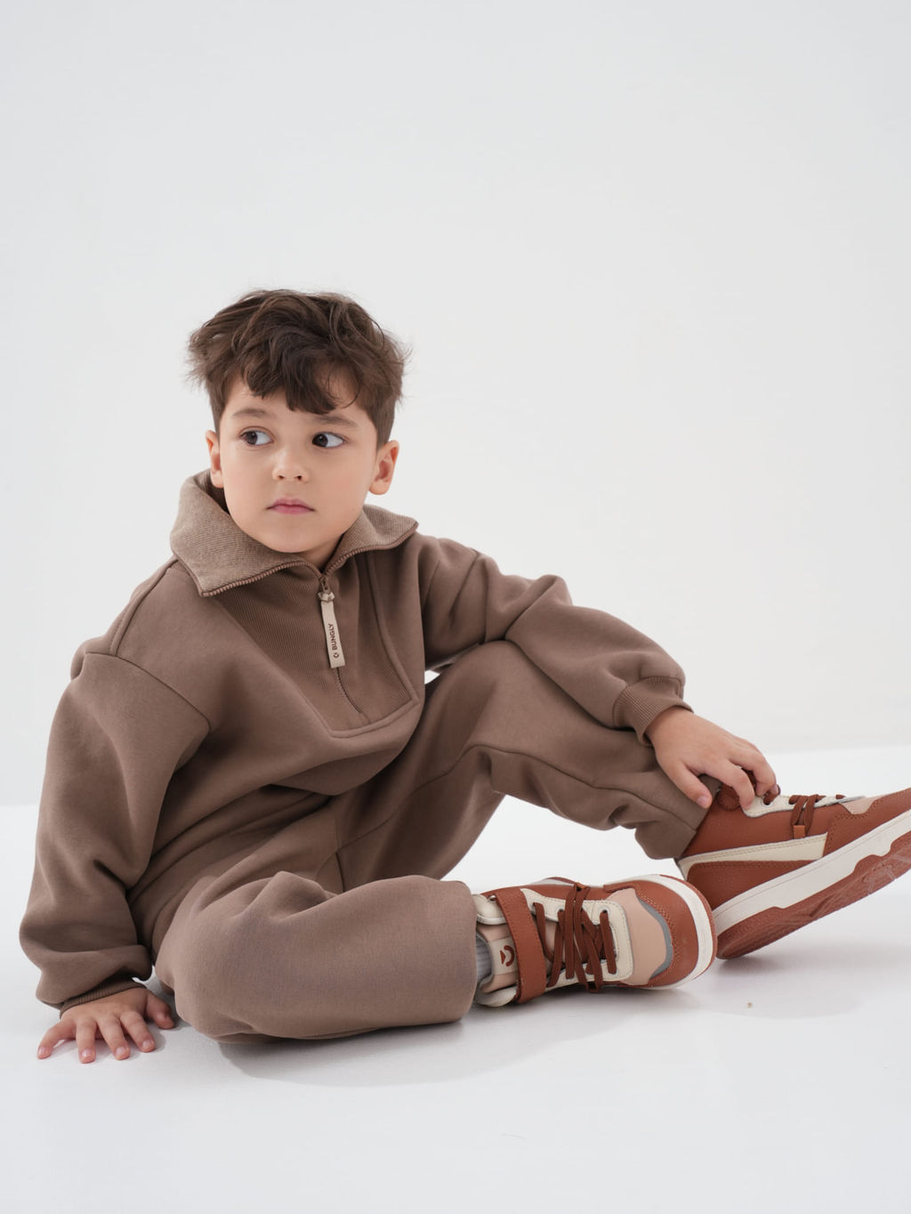 Джоггеры с карманами Какао утепленные - Bungly фото 6