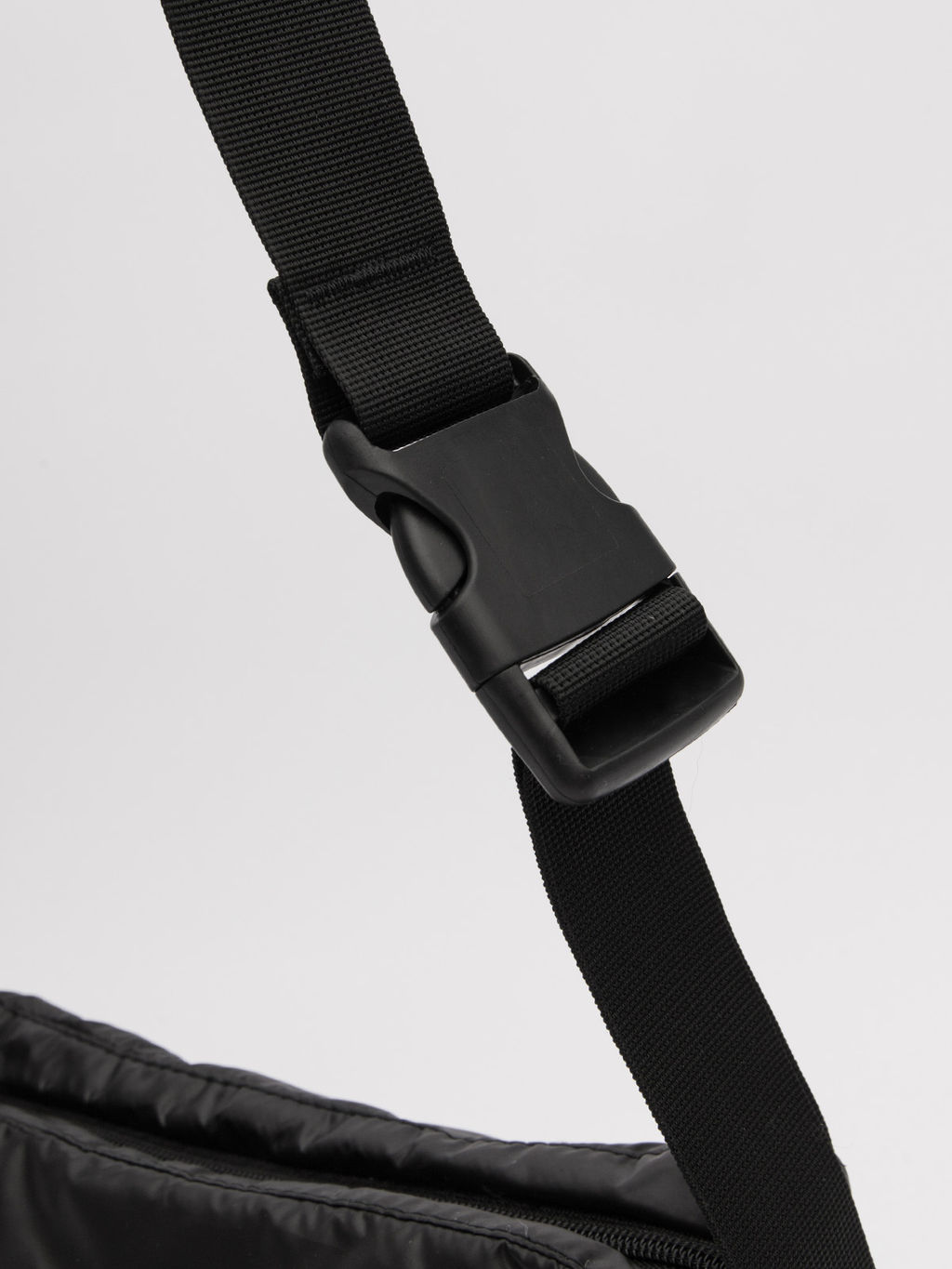 V67 502 01 Сумка женская