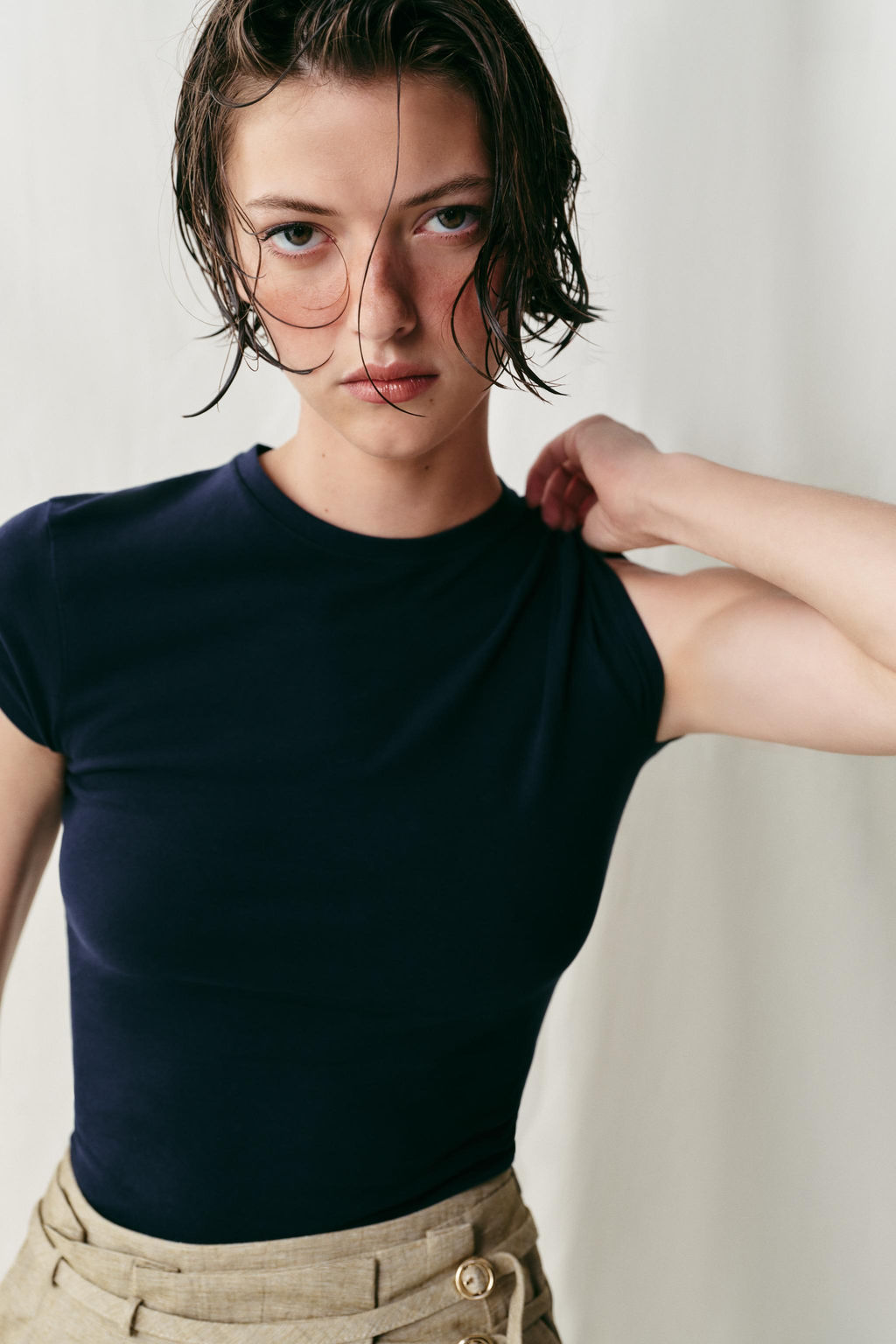 CAMISETA ENTALLADA MANGA CORTA / Marino - Zara фото 4