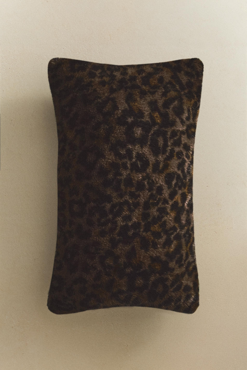 ANIMAL PRINT FAUX FUR CUSHION COVER - Zara фото 5