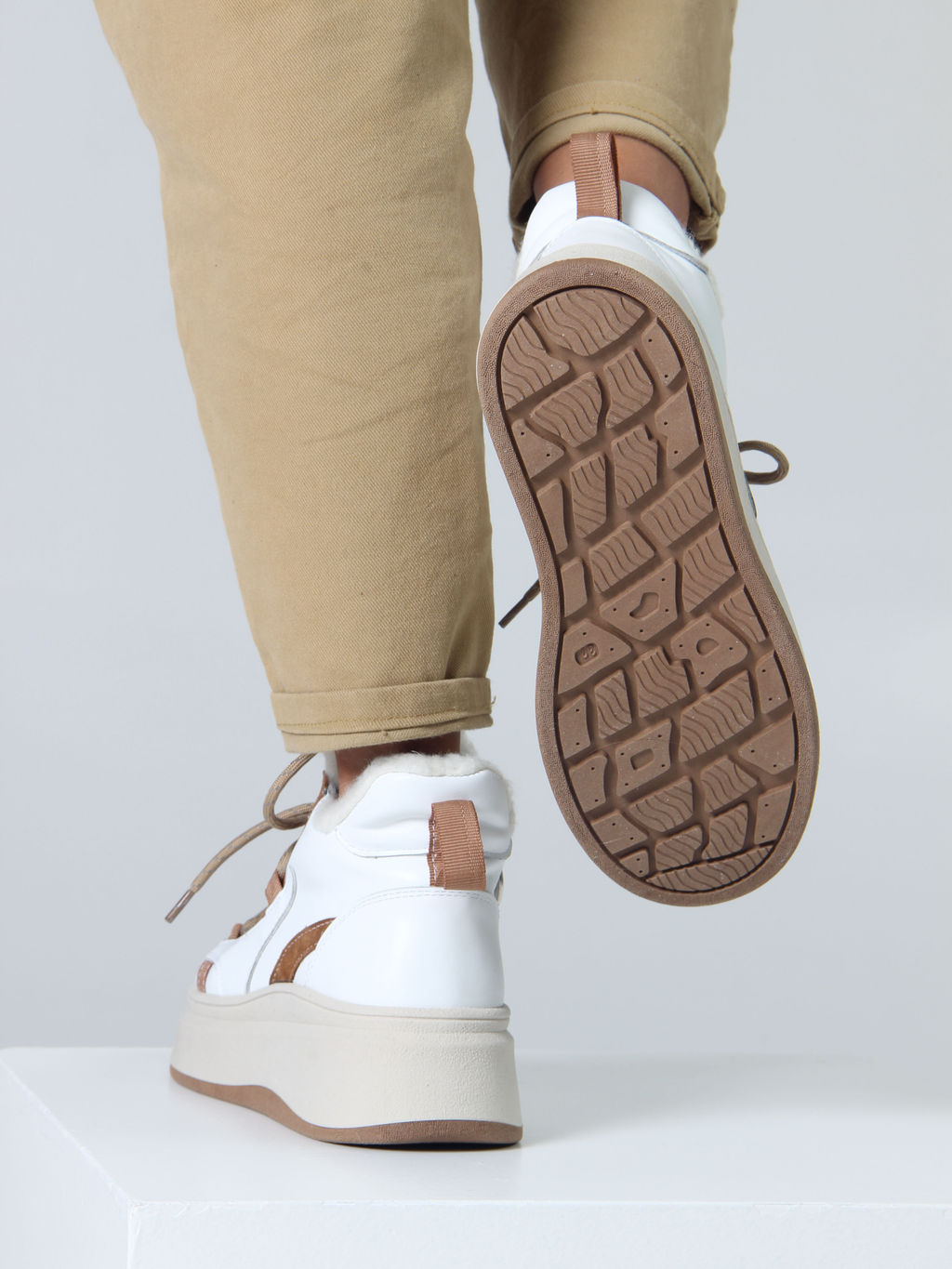 Ботинки 229.windybe. белый коричневый/Шерсть