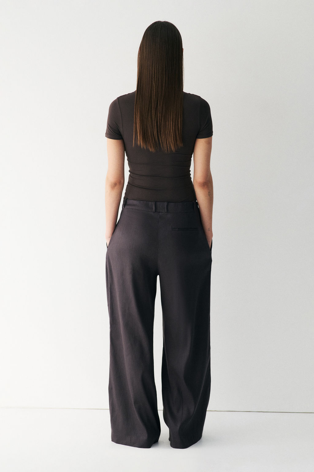 Pantal?n sastre amplio en mezcla de lino Easy Care - H&m фото 3