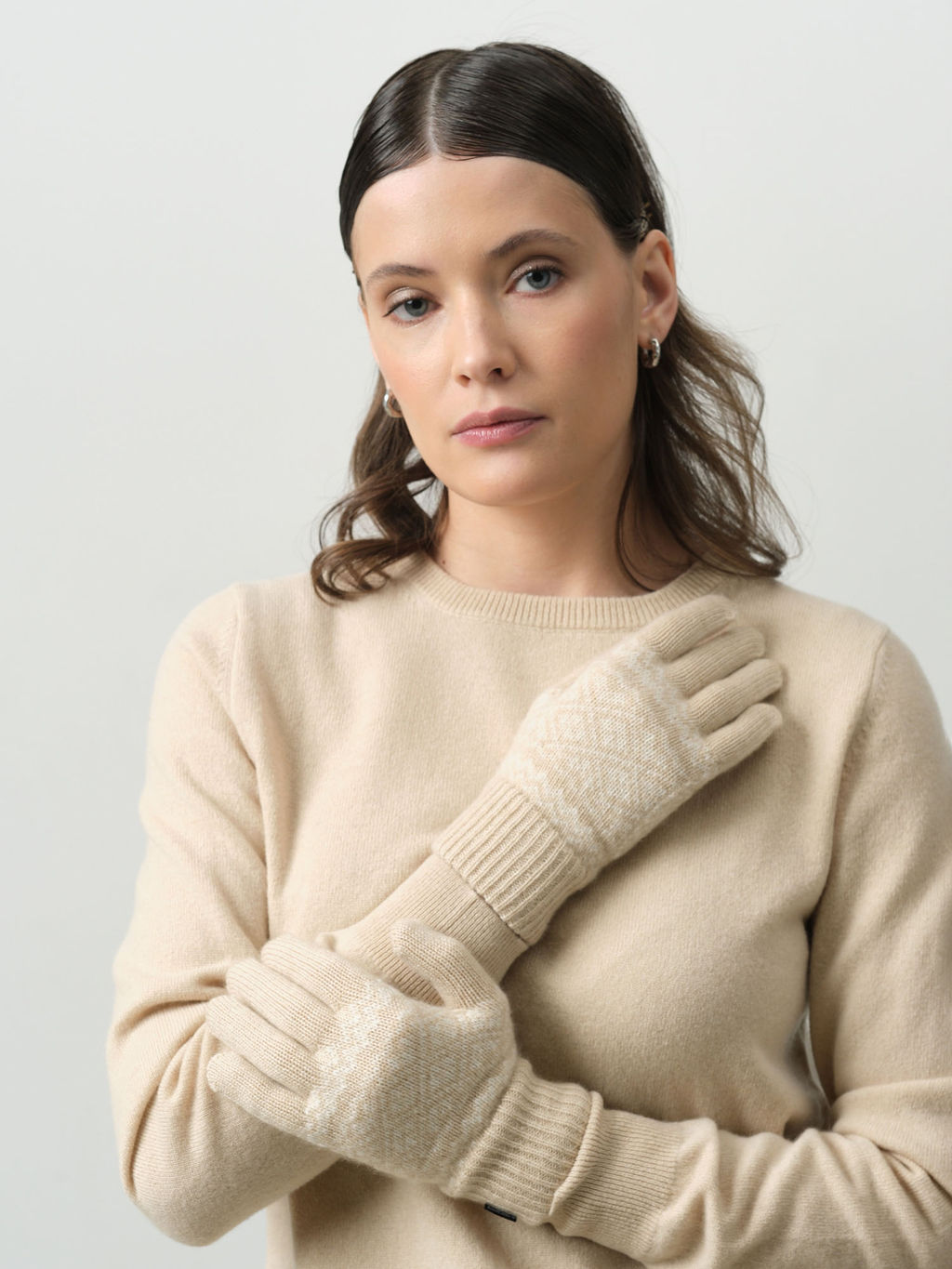 Перчатки из кашемира 56mF бежевые