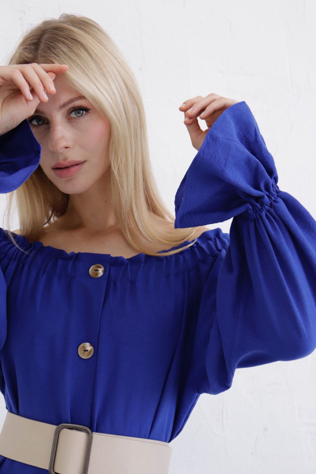 Длинное платье с открытыми плечами синее - Martichelli фото 3