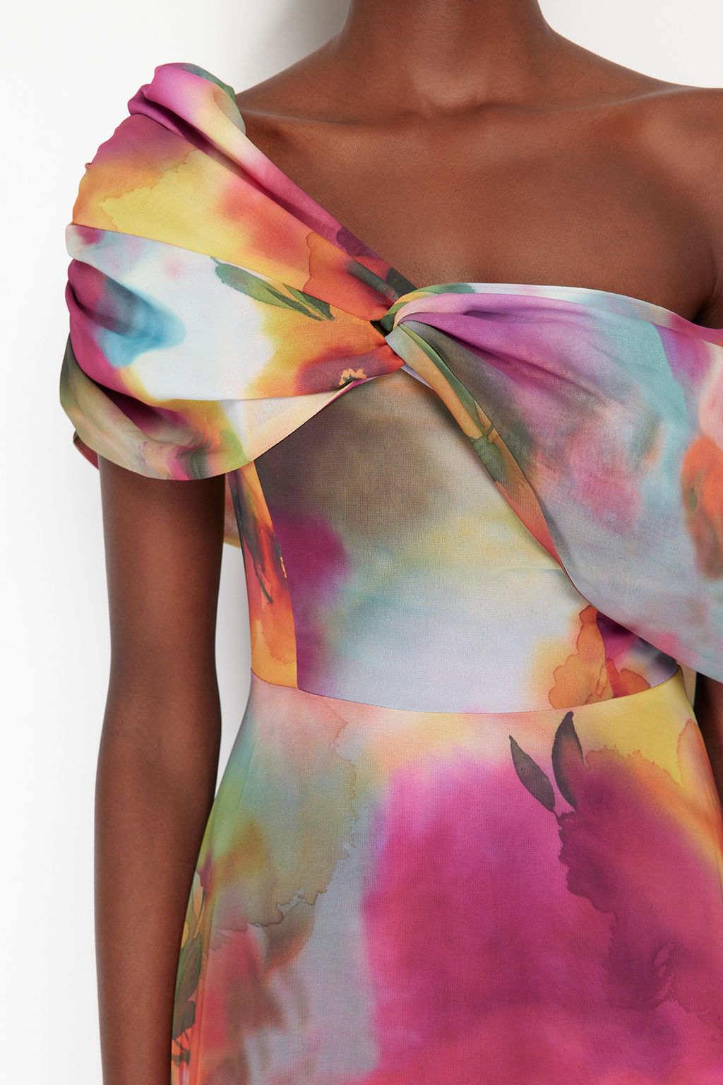 Cok Renkli A-Kesim Astarl? Asimetrik Yaka Sifon Dokuma Uzun Ucus Ucus Abiye Elbise TPRSS24AE00055 - Trendyolmilla фото 5