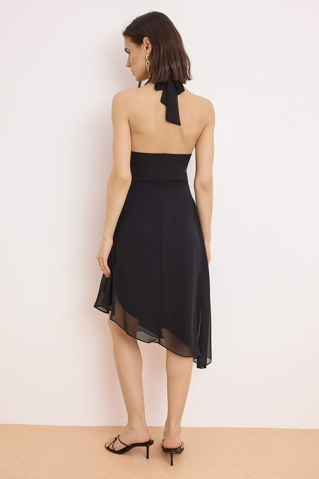 Siyah Duz Degaje Yaka Midi Dokuma Elbise TWOSS26EL00331