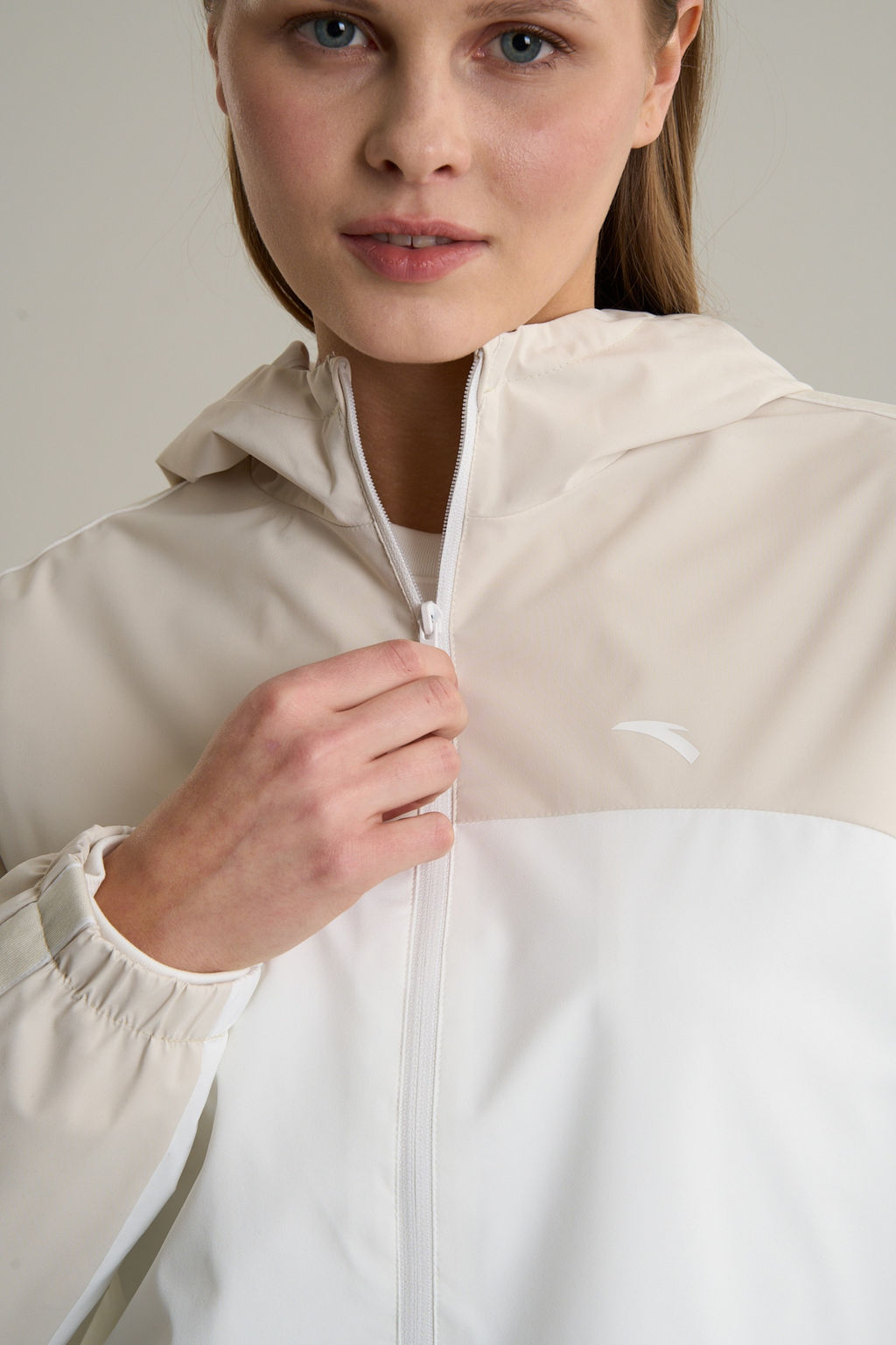 Ветровка Белый/Серый TRN ESSENTIAL Woven Track Top - Anta фото 11