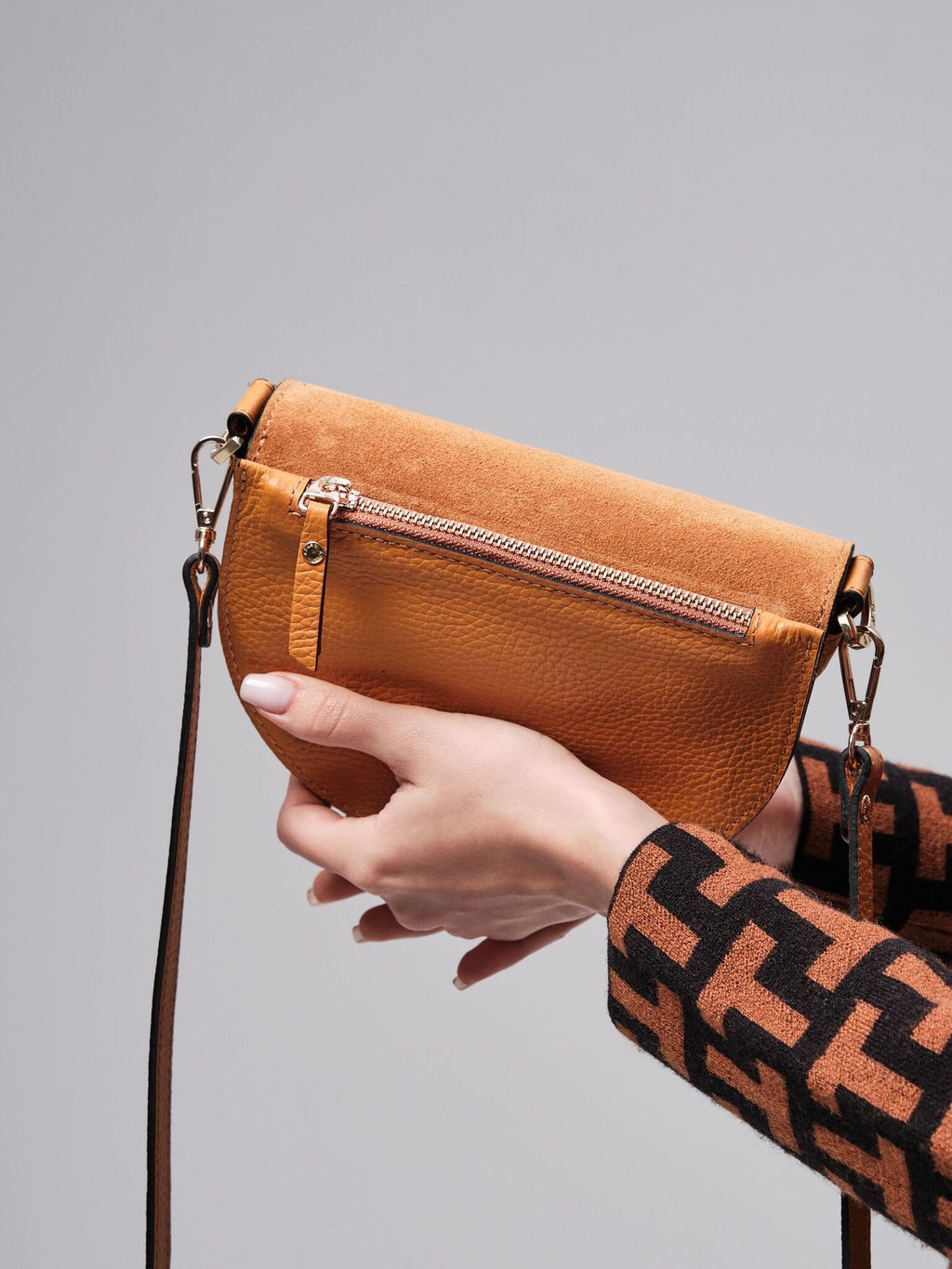 Сумка замшевая Azaro 31032 оранжевый карандаш