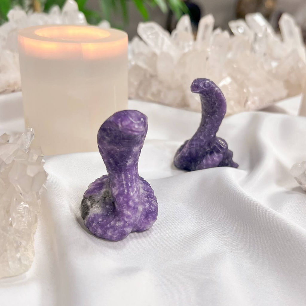 Фигурка резная "Змея" из Лепидолита