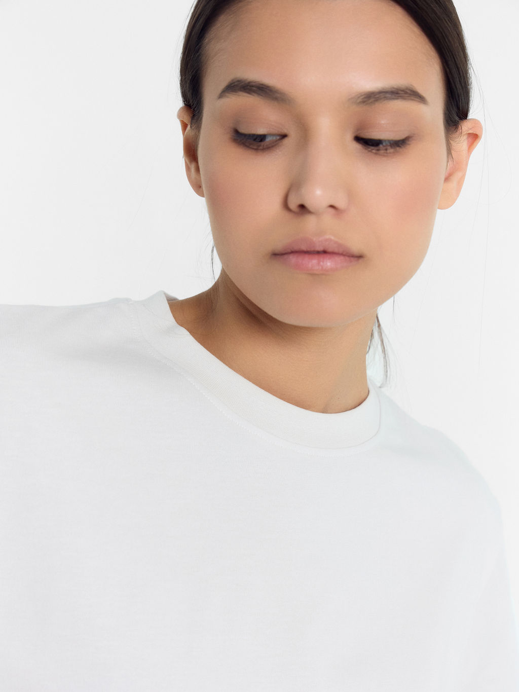 Футболка женская в белом цвете дымка 302862 - Mark formelle фото 6