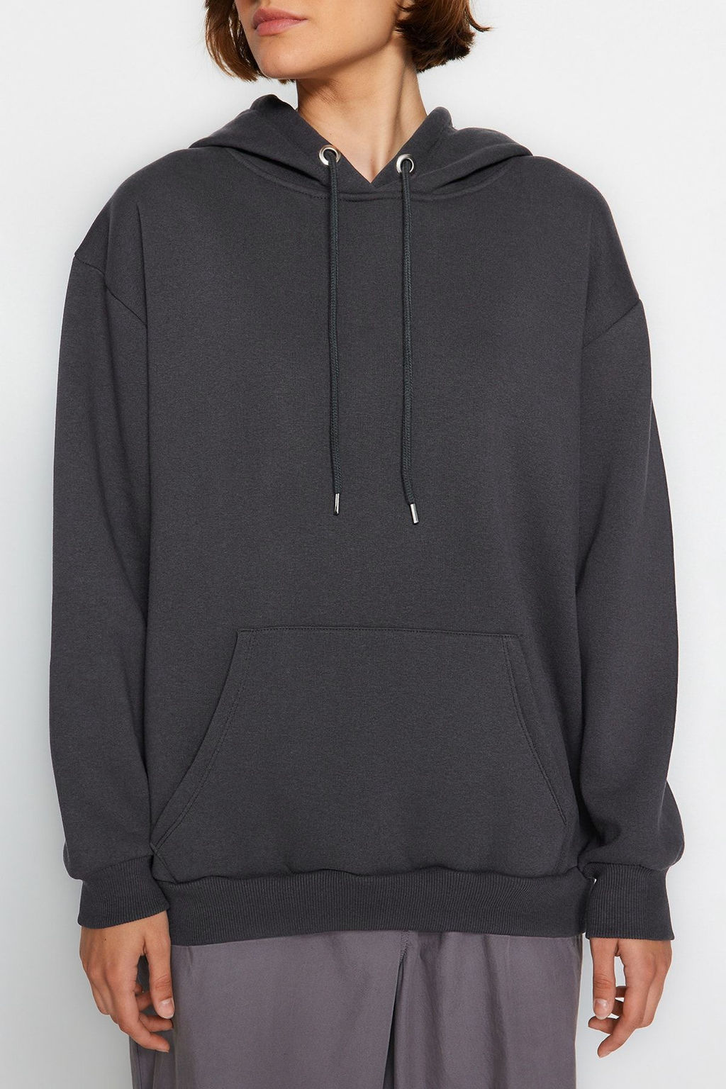 TRENDYOLMILLA Bej Kal?n Ici Polarl? Kanguru Cepli Kapusonlu Boyfriend/Genis Kal?p Orme Sweatshirt TWOAW20SW0525 фото 10