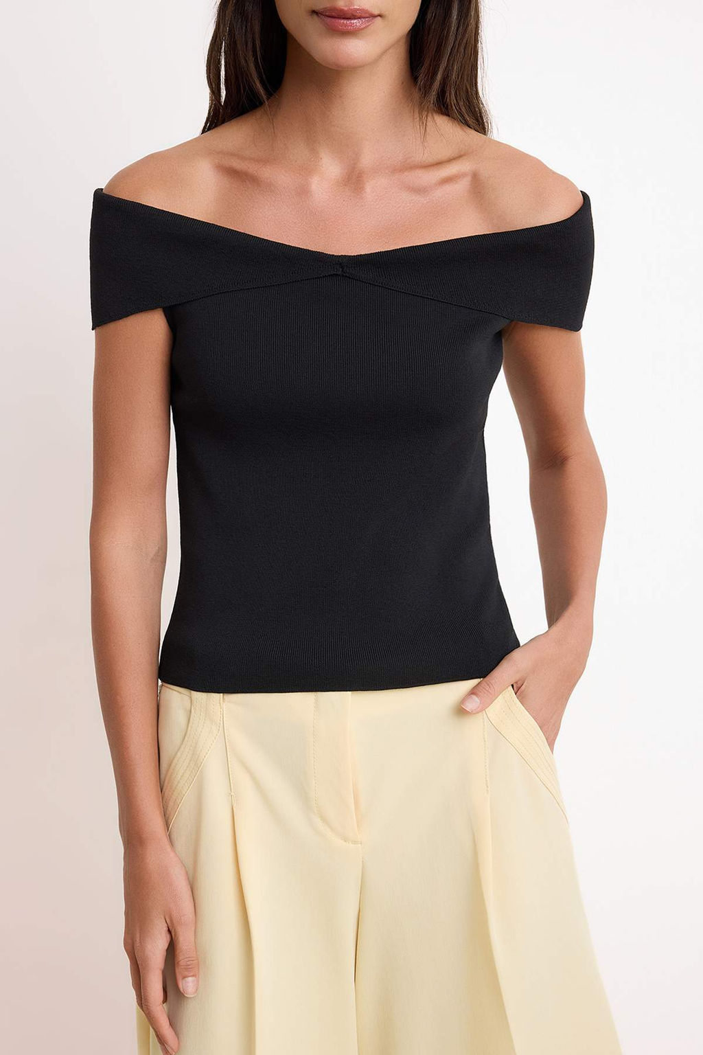 Siyah Carmen Yaka Vucudu Saran Triko Ince Bluz TWOSS26BZ00322