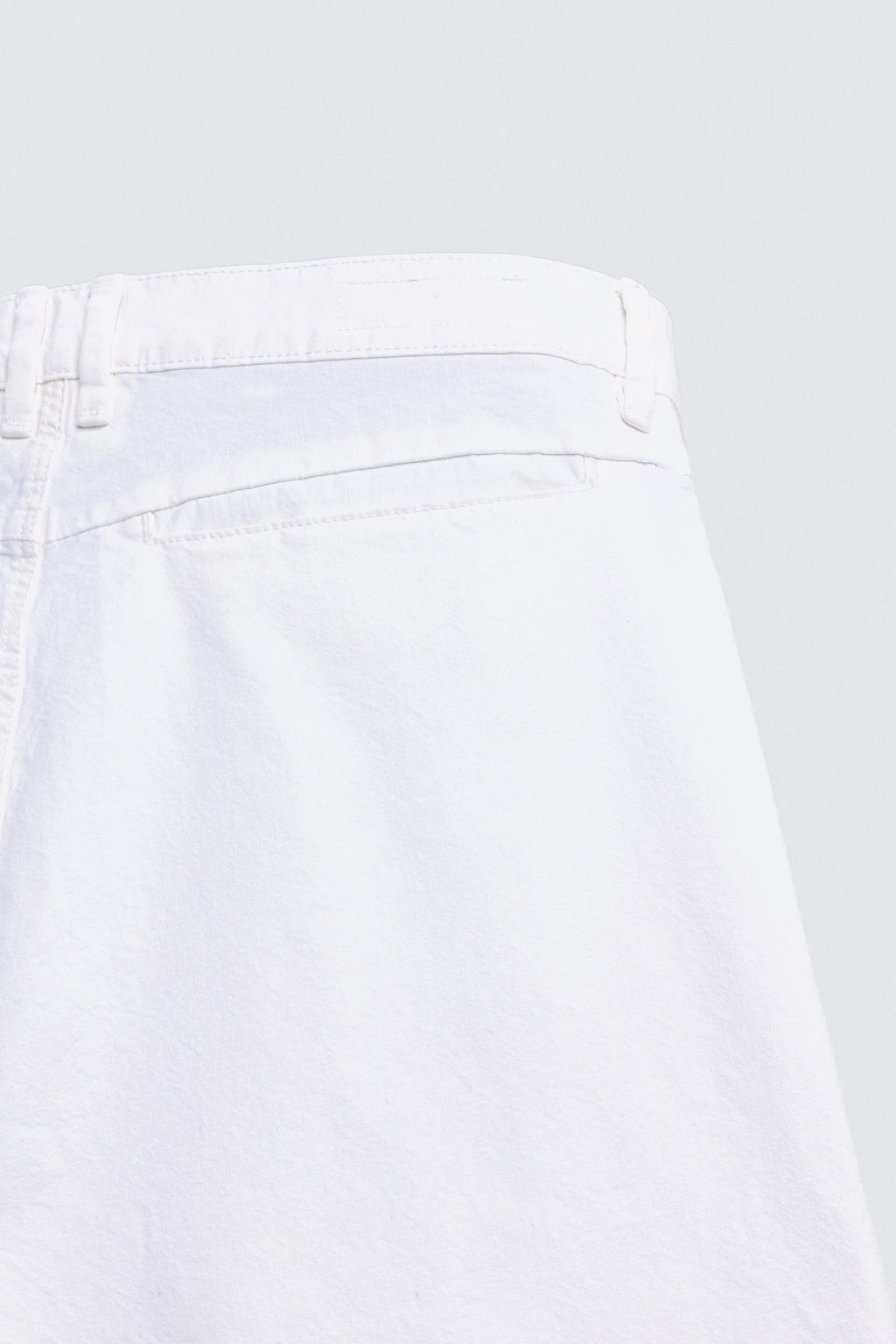 BERMUDA CHINO RELAXED FIT / Blanco