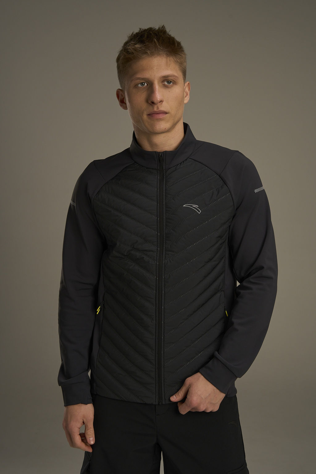 Куртка утепленная Черный ANTA RUNNING Woven Track Top