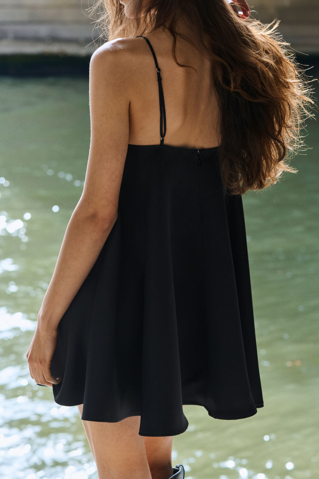 Vestido acampanado con tirantes espagueti - H&m фото 6