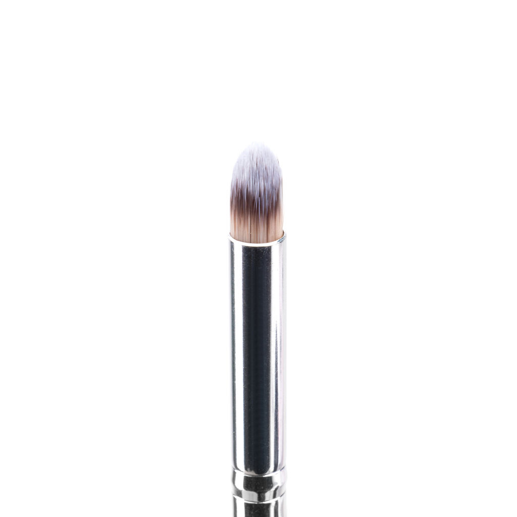 TF HB-05 Кисть для точечного нанесения и растушёвки теней Home Professional