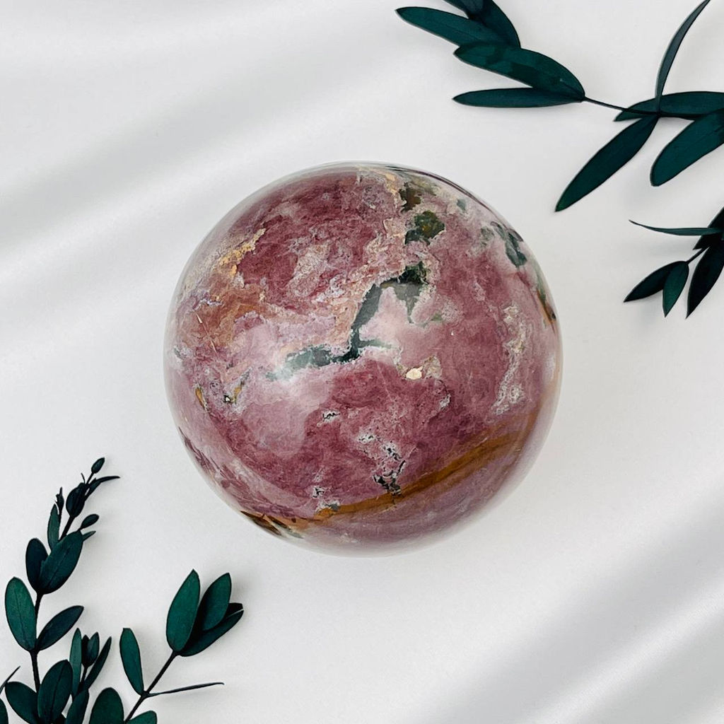 Шар из Яшмы океанической