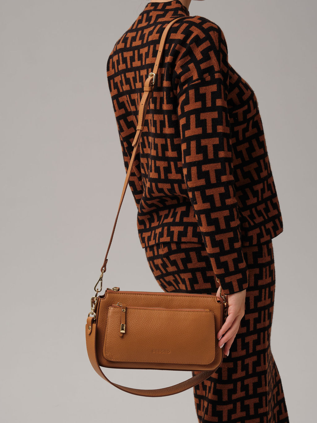 Кожаная сумка Deboro 31075 коричневый лист