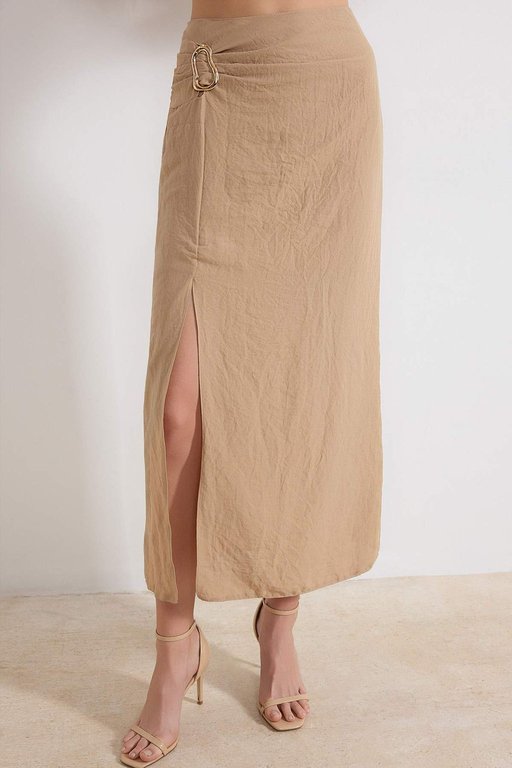 Bej Aksesuar ve Y?rtmac Detayl? Bluz-Etek Dokuma Alt - Ust Tak?m TWOSS26AU00034