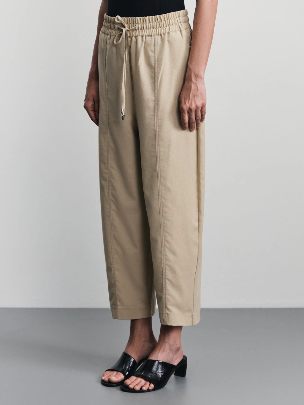 Брюки-джоггеры с вискозой и льном в составе / Zarina  фото 3