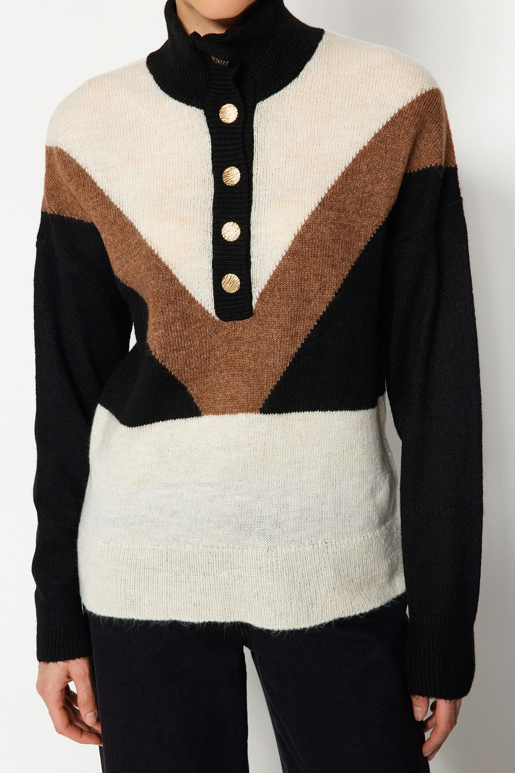 Siyah Genis Kal?p Dik Yaka Renk Bloklu Triko Kazak TWOAW24KZ00092 - Trendyolmilla фото 3