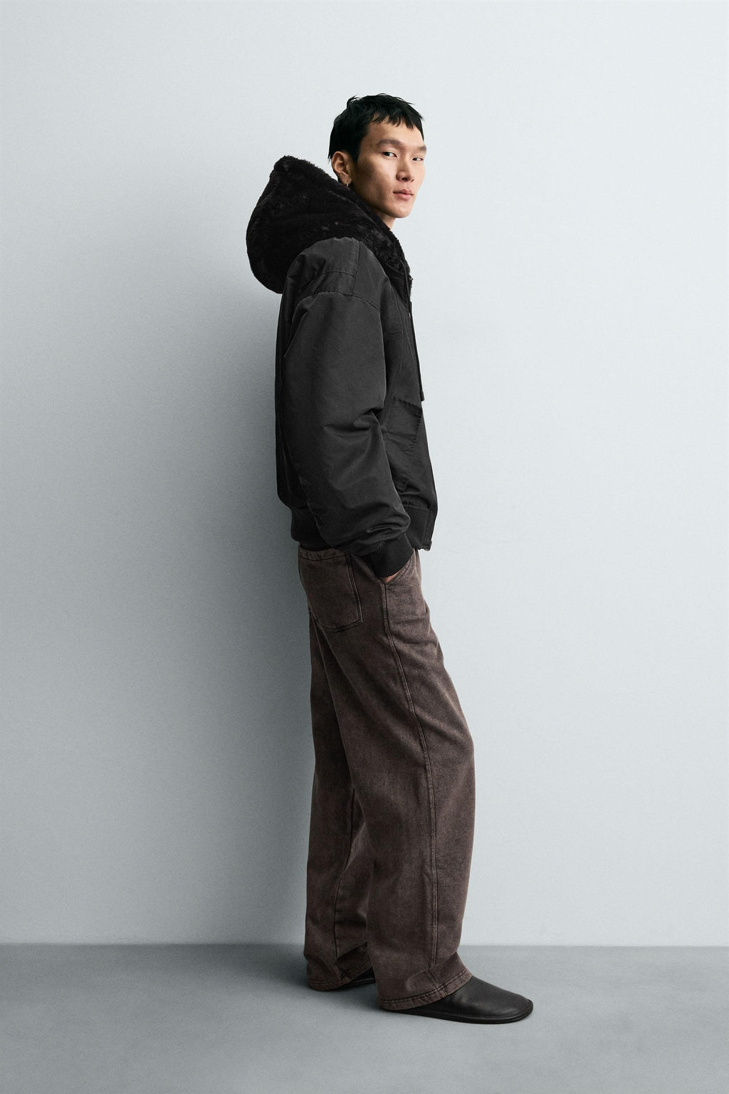 REVERSIBLE FAUX FUR BOMBER JACKET - Zara фото 4